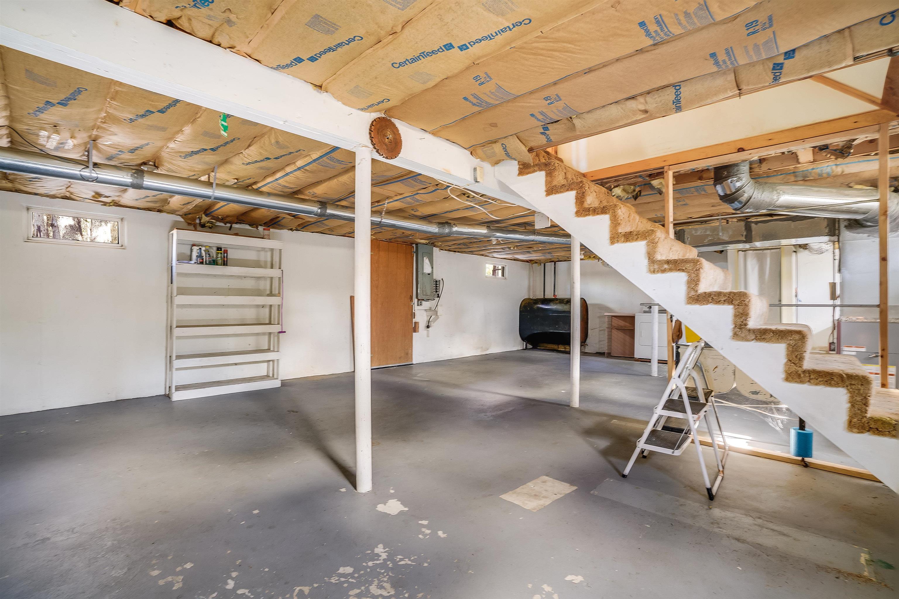 328 Stage Road Nottingham, NH 03290 - Photo 35 of 58