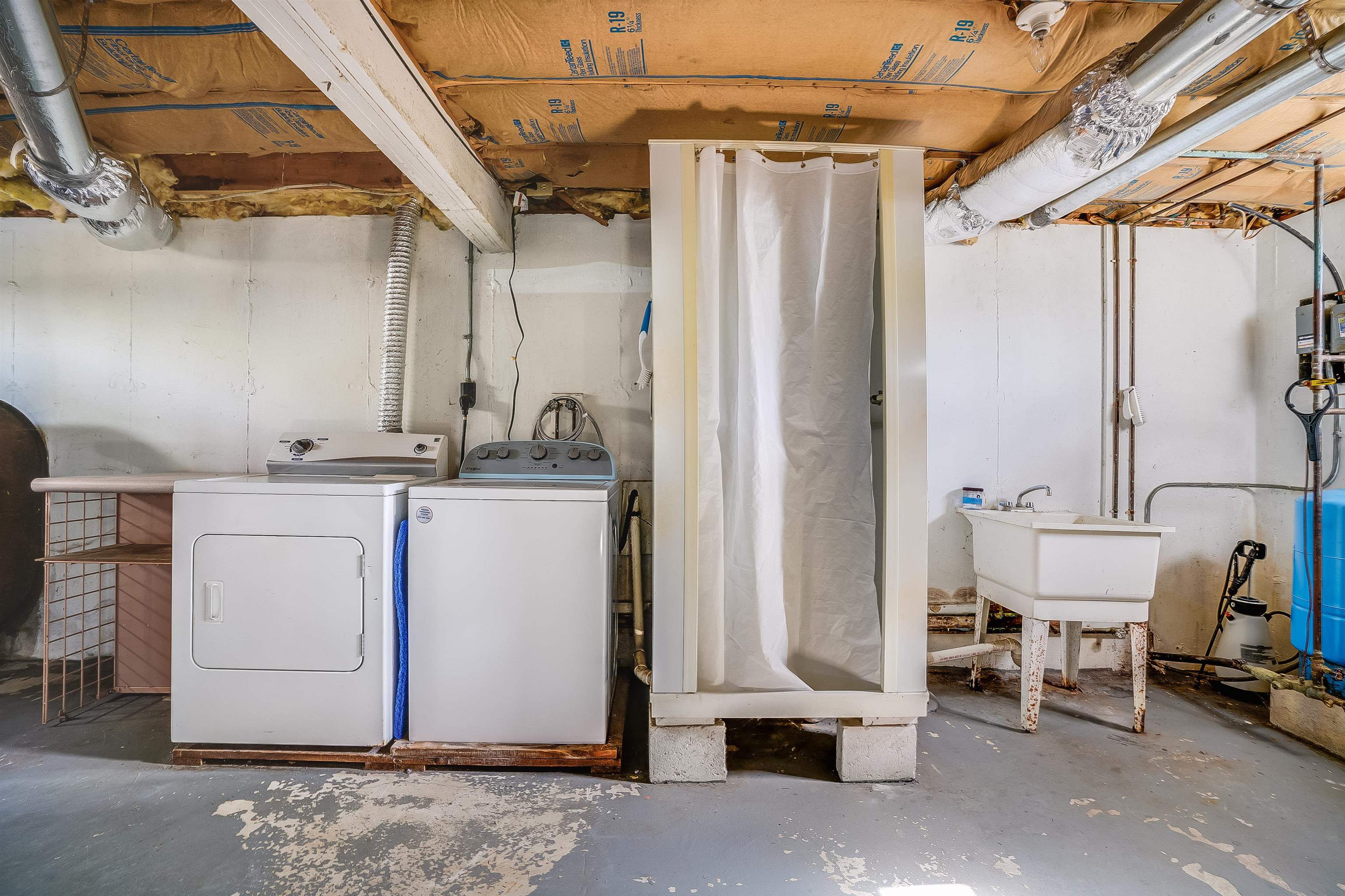 328 Stage Road Nottingham, NH 03290 - Photo 36 of 58