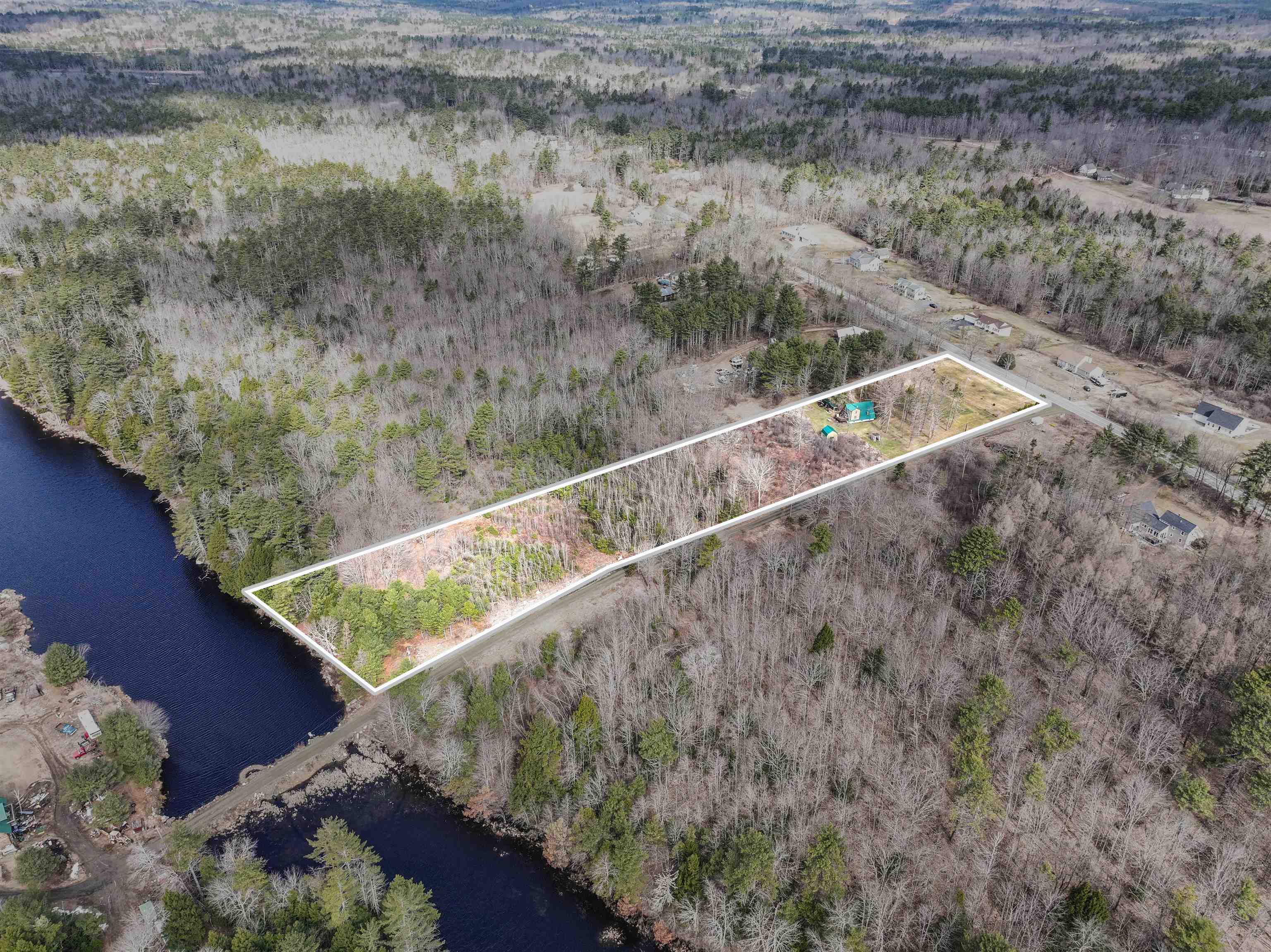 328 Stage Road Nottingham, NH 03290 - Photo 4 of 58