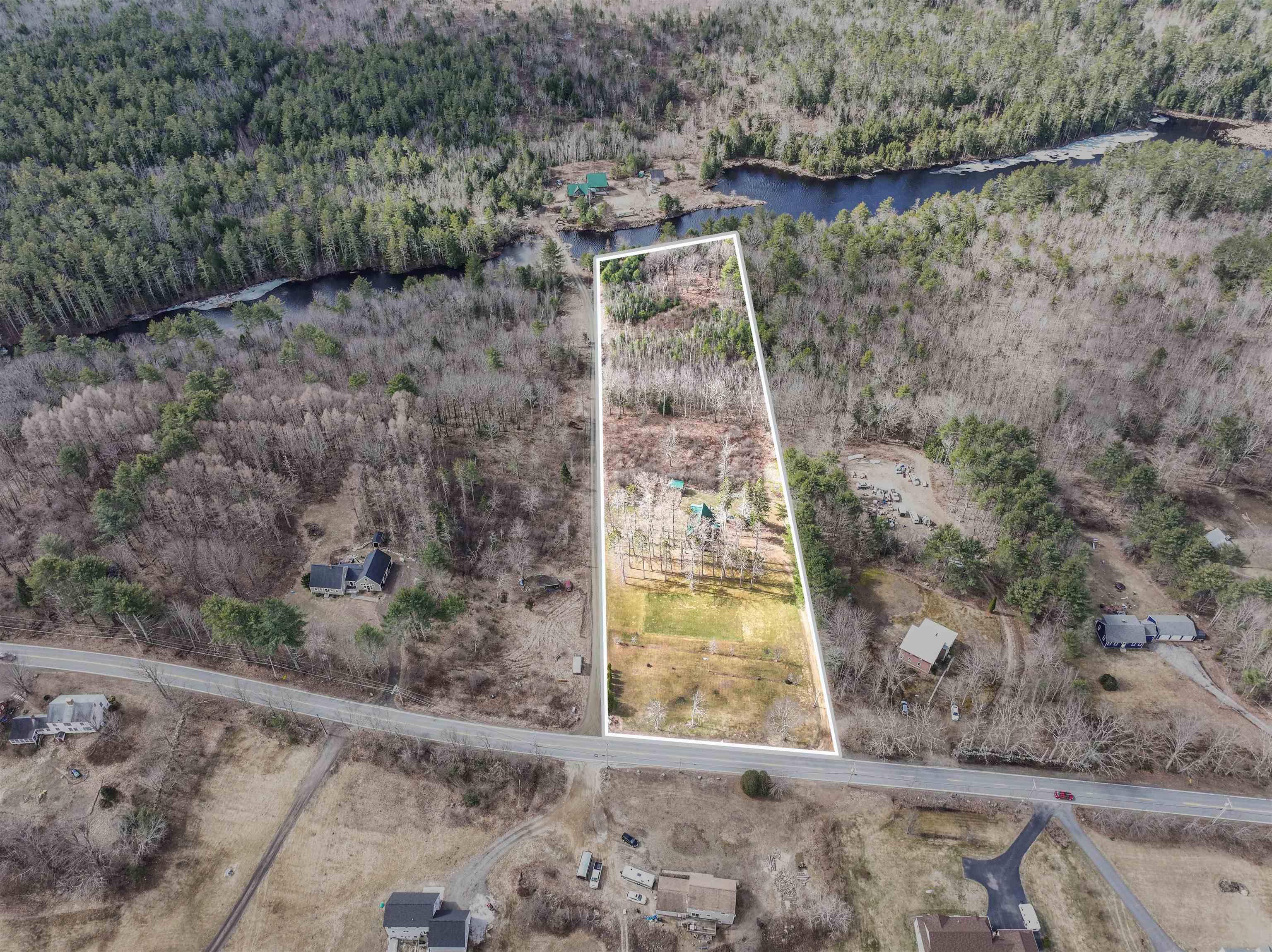 328 Stage Road Nottingham, NH 03290 - Photo 5 of 58