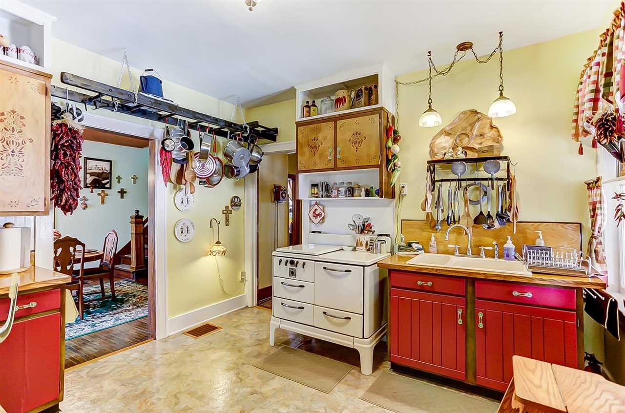 409 West Rochester Street Akron, IN 46910 - Photo 11 of 36 Gallery Image 11