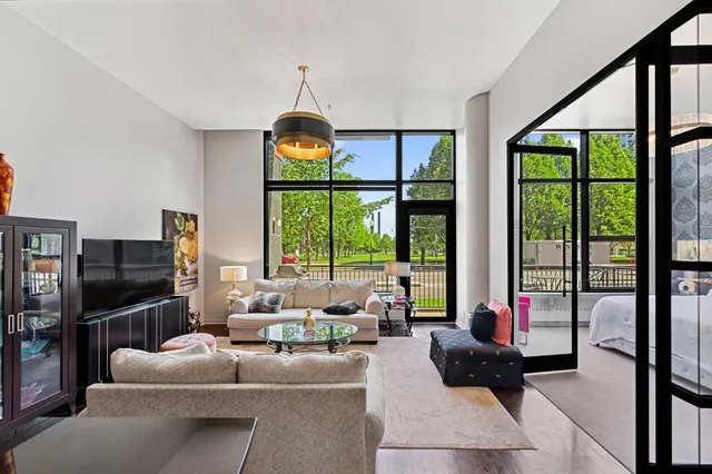 $499,900 | 215 10th Avenue South, Unit 112, Minneapolis, MN 55415