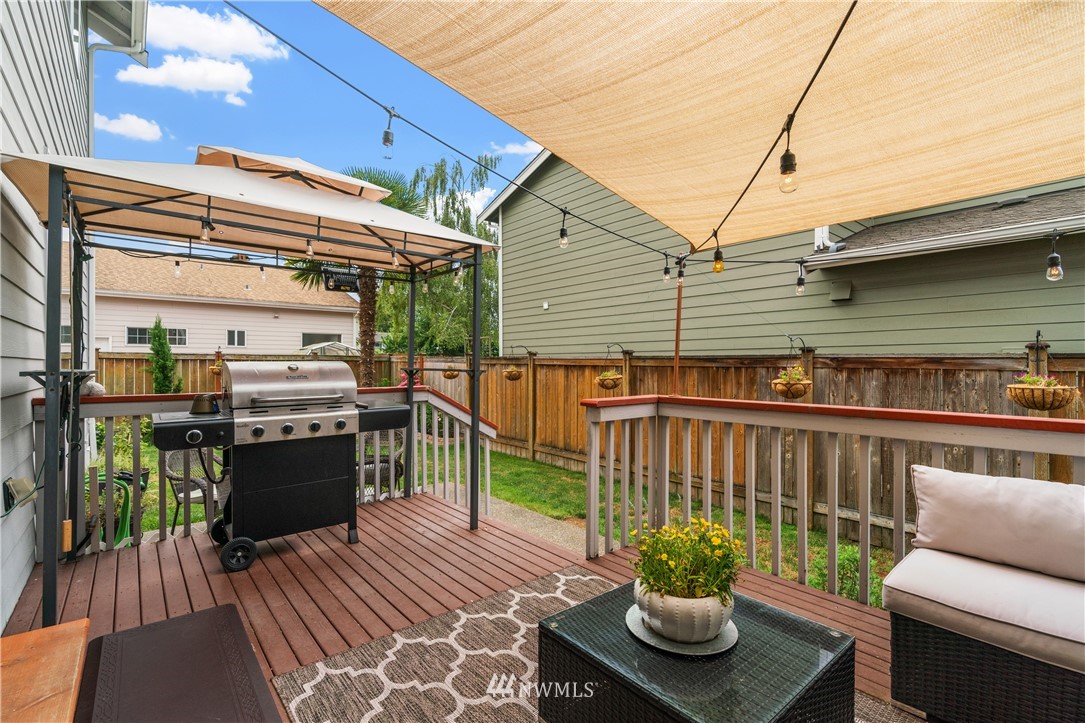 2607 Ferndale Place Northeast Renton, WA 98056 - Photo 8 of 39 Gallery Image 8