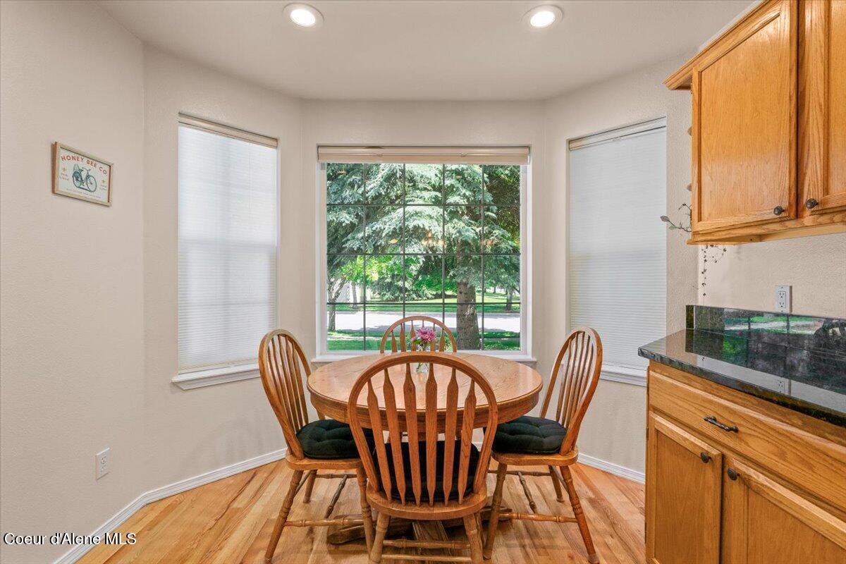 5765 North Carlisle Road Coeur D'Alene, ID 83815 - Photo 18 of 62 18-Breakfast Nook