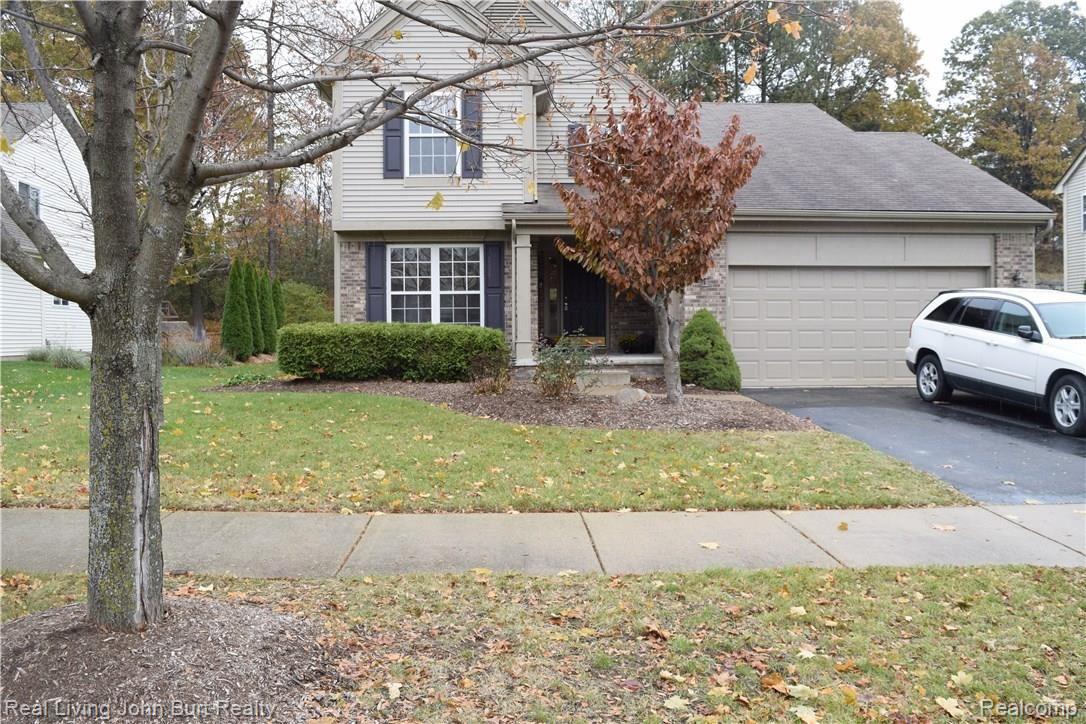 70 Ridge Field Court Oxford, MI 48371 - Photo 1 of 27 DSC_0057.JPG