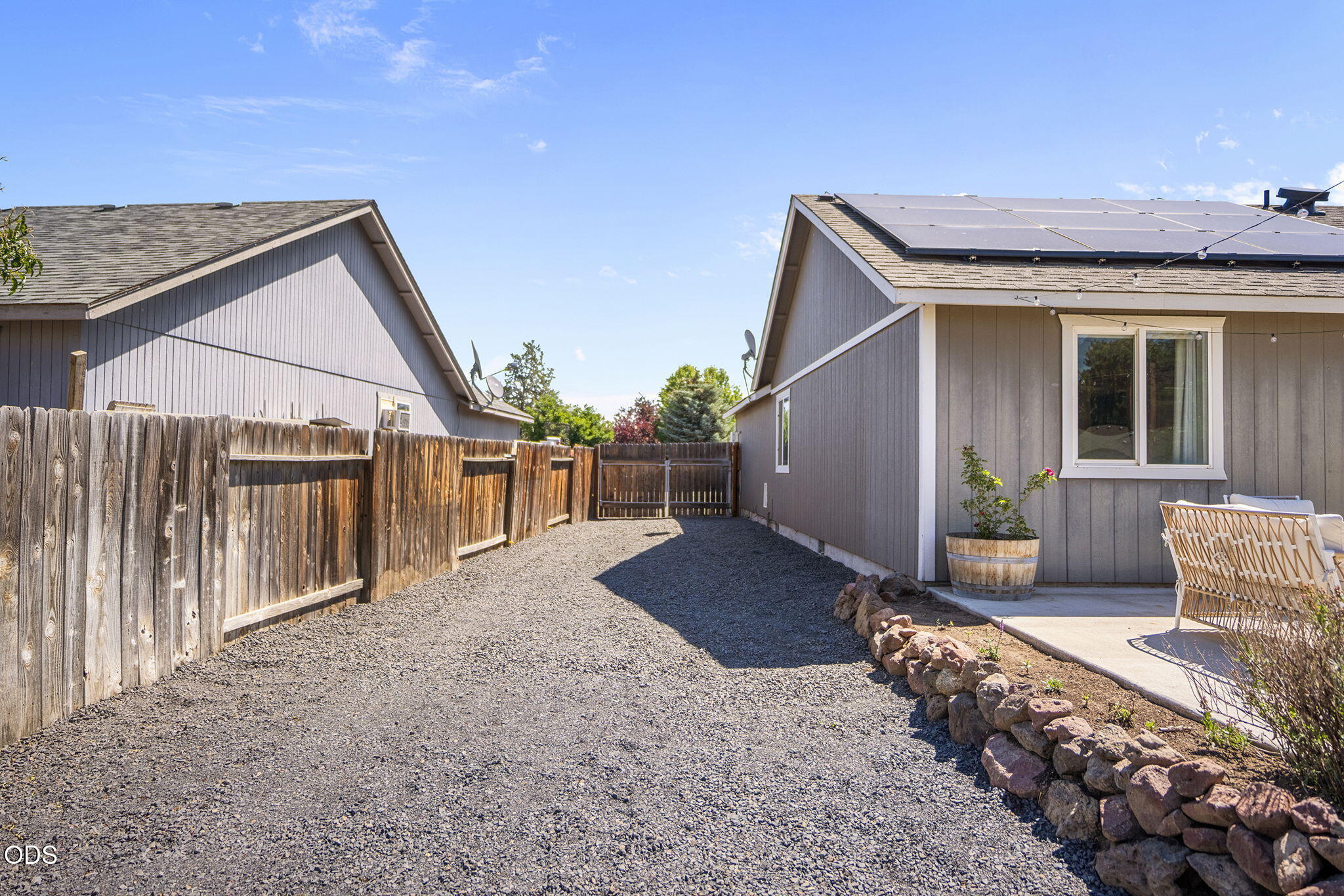 1215 Southwest 32nd Court Redmond, OR 97756 - Photo 6 of 29