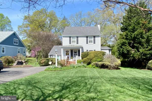 $1,500,000 | 424 Creek Crossing Road Northeast, Vienna, VA 22180