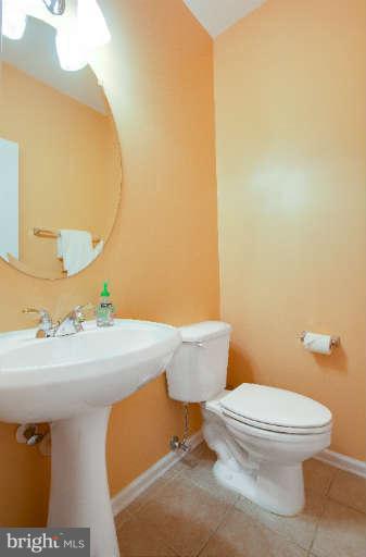 10220 Rutland Round Road, Unit 30 Columbia, MD 21044 - Photo 13 of 30 Main Level Powder Room