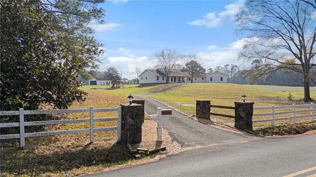 $799,900 | 166 Big Springs Road Southeast, Calhoun, GA 30701