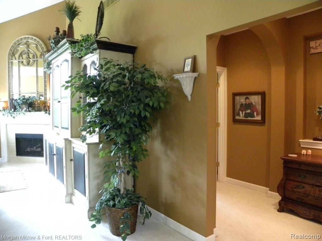 4687 Oakhurst Ridge Road, Unit 232 Clarkston, MI 48348 - Photo 3 of 29 Oakhurst (3).jpg