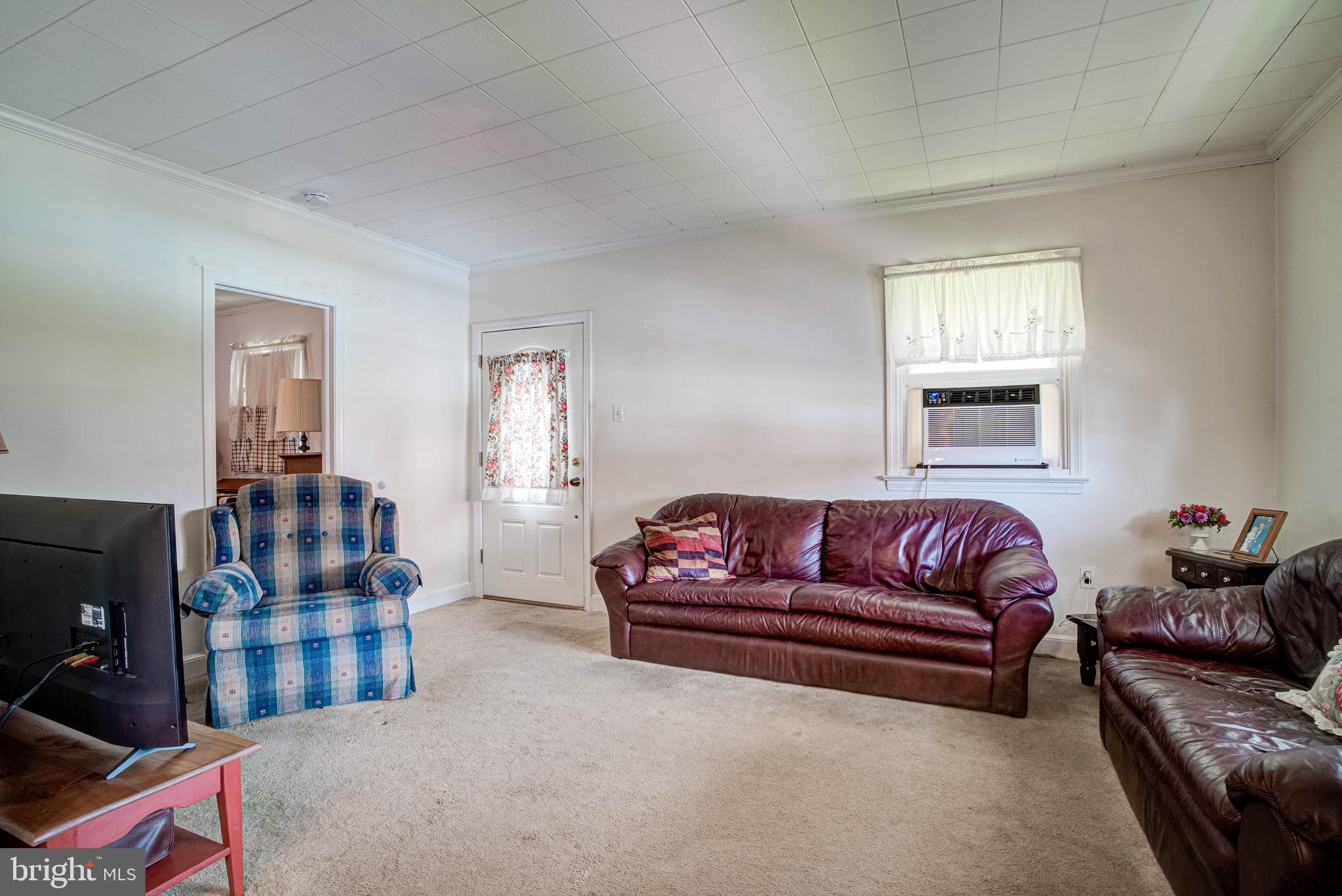7149 Dungan Road Philadelphia, PA 19111 - Photo 5 of 26