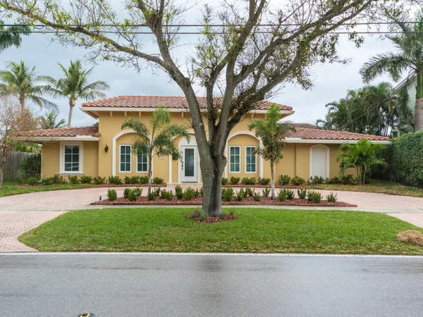 $5,000 | 4930 Northeast 27th Avenue, Lighthouse Point, FL 33064