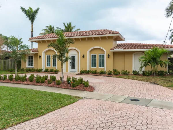 $5,000 | 4930 Northeast 27th Avenue, Lighthouse Point, FL 33064