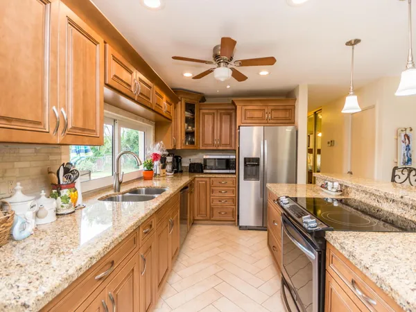 $5,000 | 4930 Northeast 27th Avenue, Lighthouse Point, FL 33064