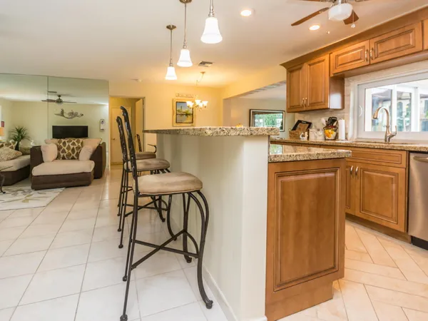 $5,000 | 4930 Northeast 27th Avenue, Lighthouse Point, FL 33064