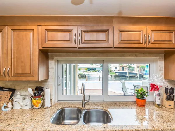 $5,000 | 4930 Northeast 27th Avenue, Lighthouse Point, FL 33064