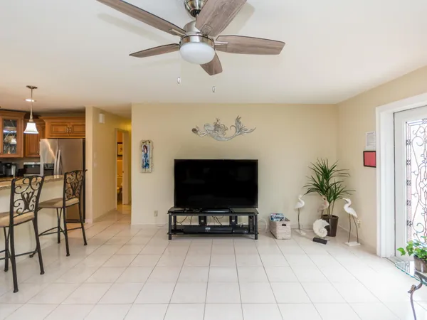 $5,000 | 4930 Northeast 27th Avenue, Lighthouse Point, FL 33064