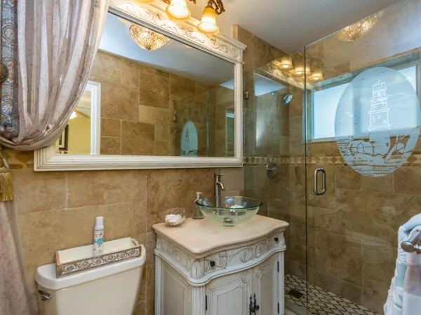 $5,000 | 4930 Northeast 27th Avenue, Lighthouse Point, FL 33064