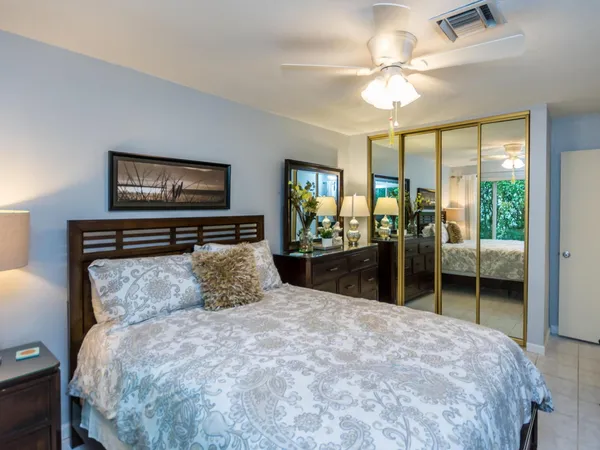 $5,000 | 4930 Northeast 27th Avenue, Lighthouse Point, FL 33064