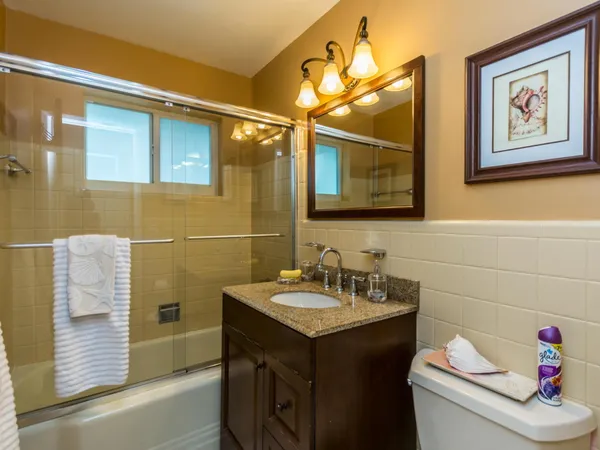 $5,000 | 4930 Northeast 27th Avenue, Lighthouse Point, FL 33064