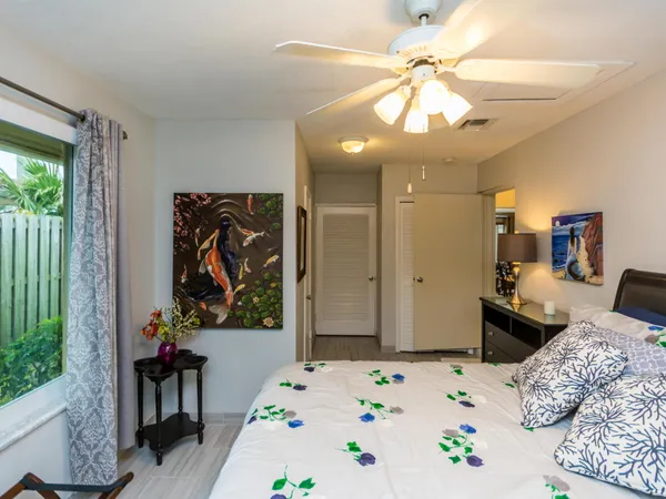 $5,000 | 4930 Northeast 27th Avenue, Lighthouse Point, FL 33064