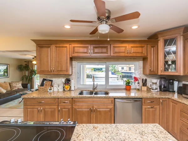 $5,000 | 4930 Northeast 27th Avenue, Lighthouse Point, FL 33064