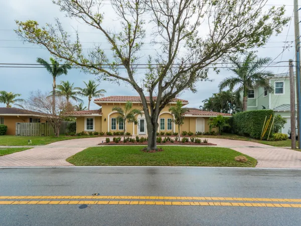 $5,000 | 4930 Northeast 27th Avenue, Lighthouse Point, FL 33064