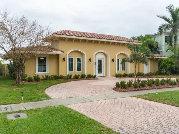 $5,000 | 4930 Northeast 27th Avenue, Lighthouse Point, FL 33064