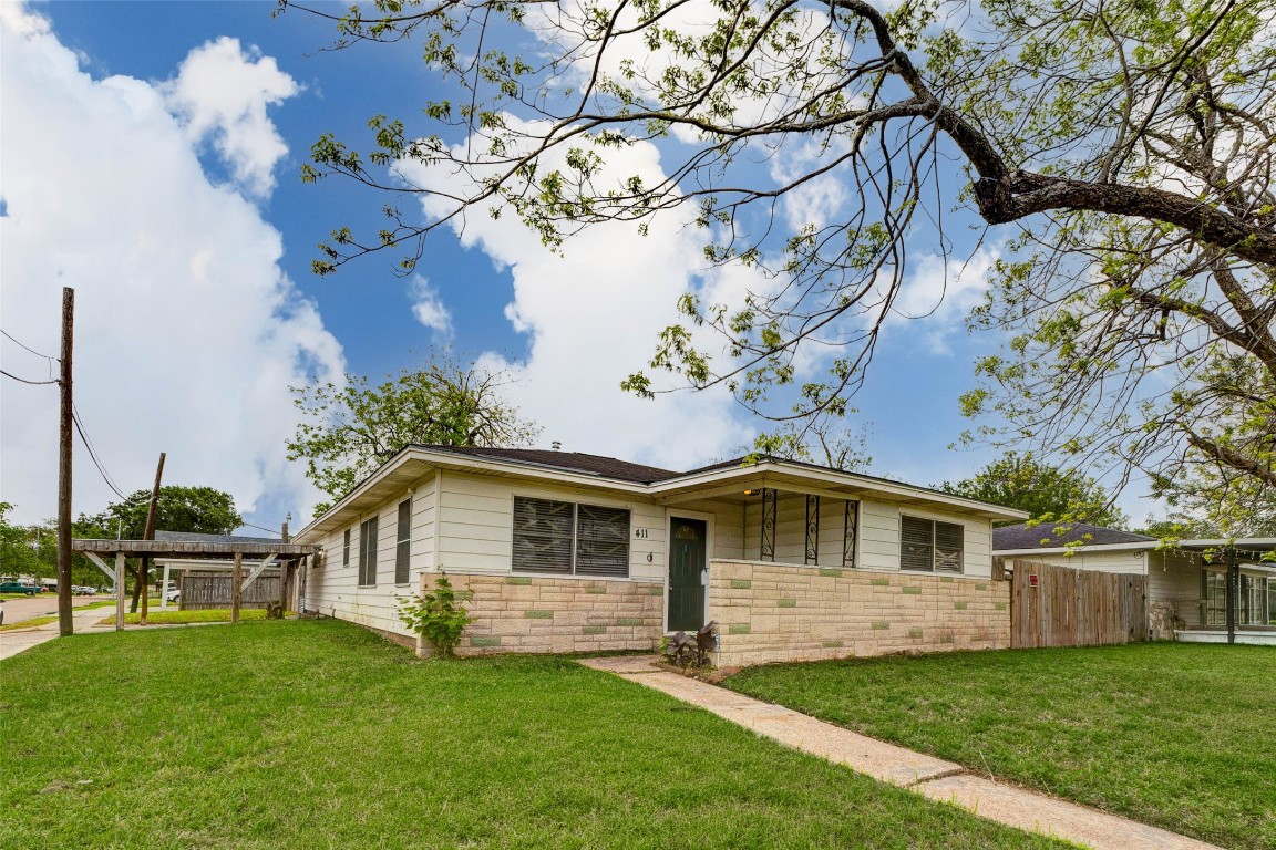 411 Burke Road Pasadena, TX 77506 - Photo 2 of 24
