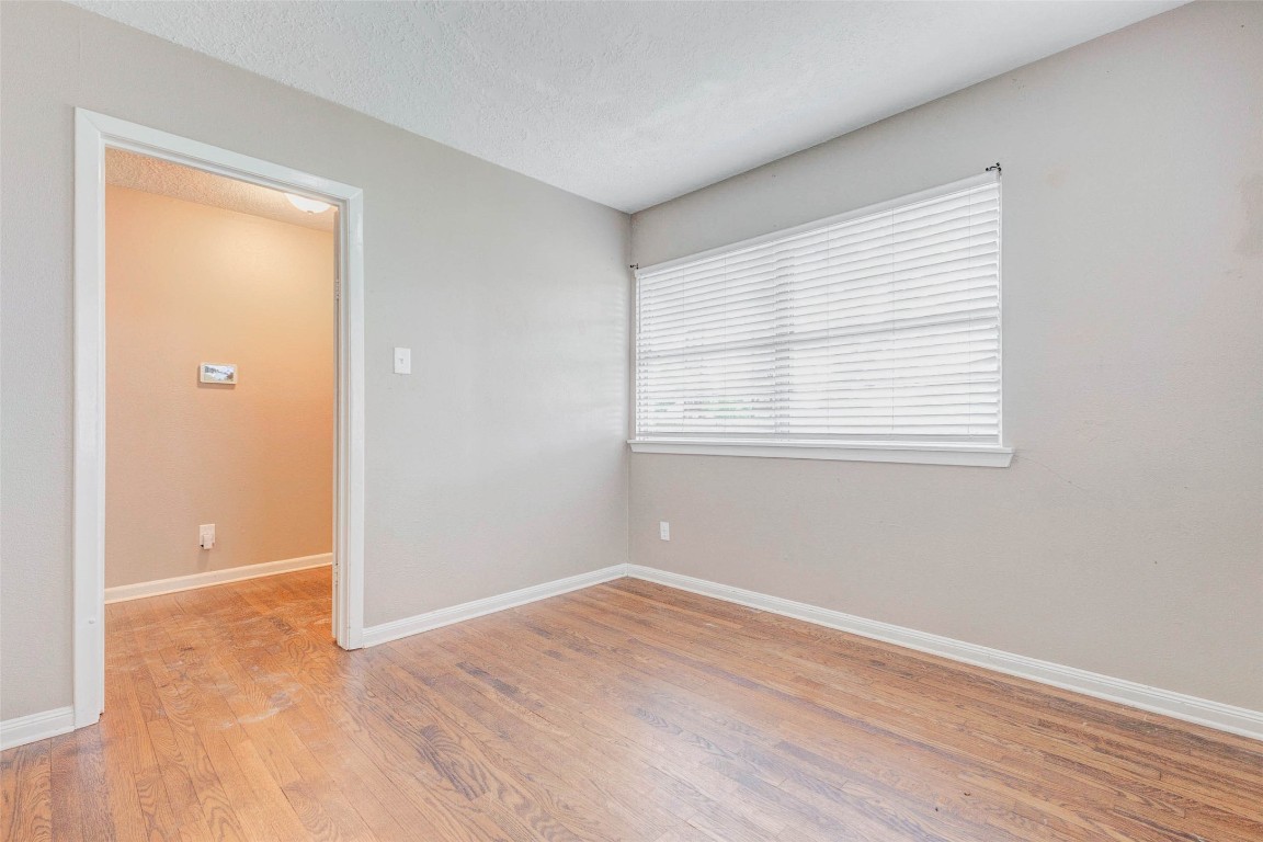 411 Burke Road Pasadena, TX 77506 - Photo 10 of 24 office/study/room