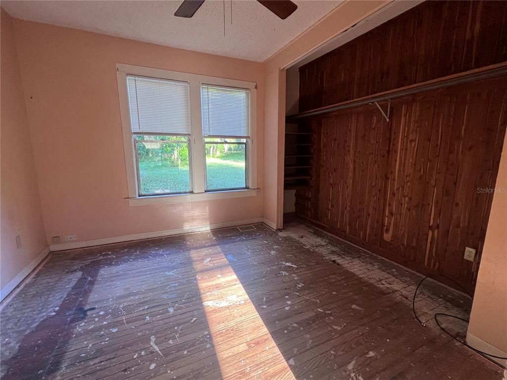 177 East 3rd Avenue Pierson, FL 32180 - Photo 11 of 16 an empty room with windows