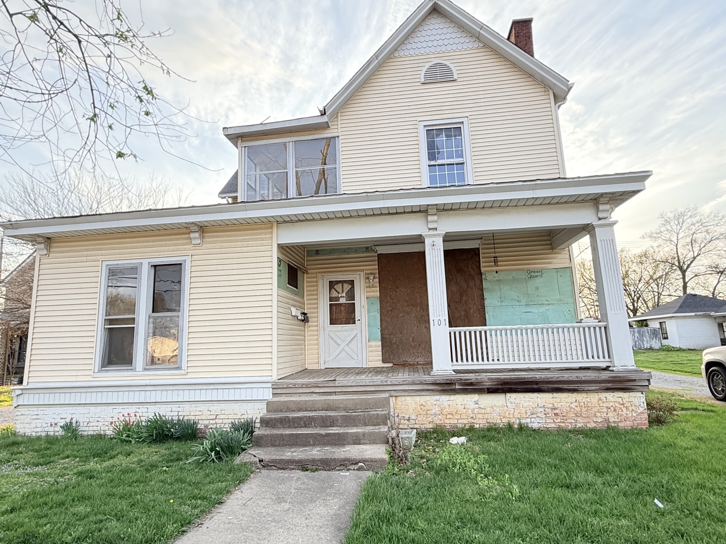 101 5th Street Carmi, IL 62821 - Photo 1 of 28 a view of a house with a yard