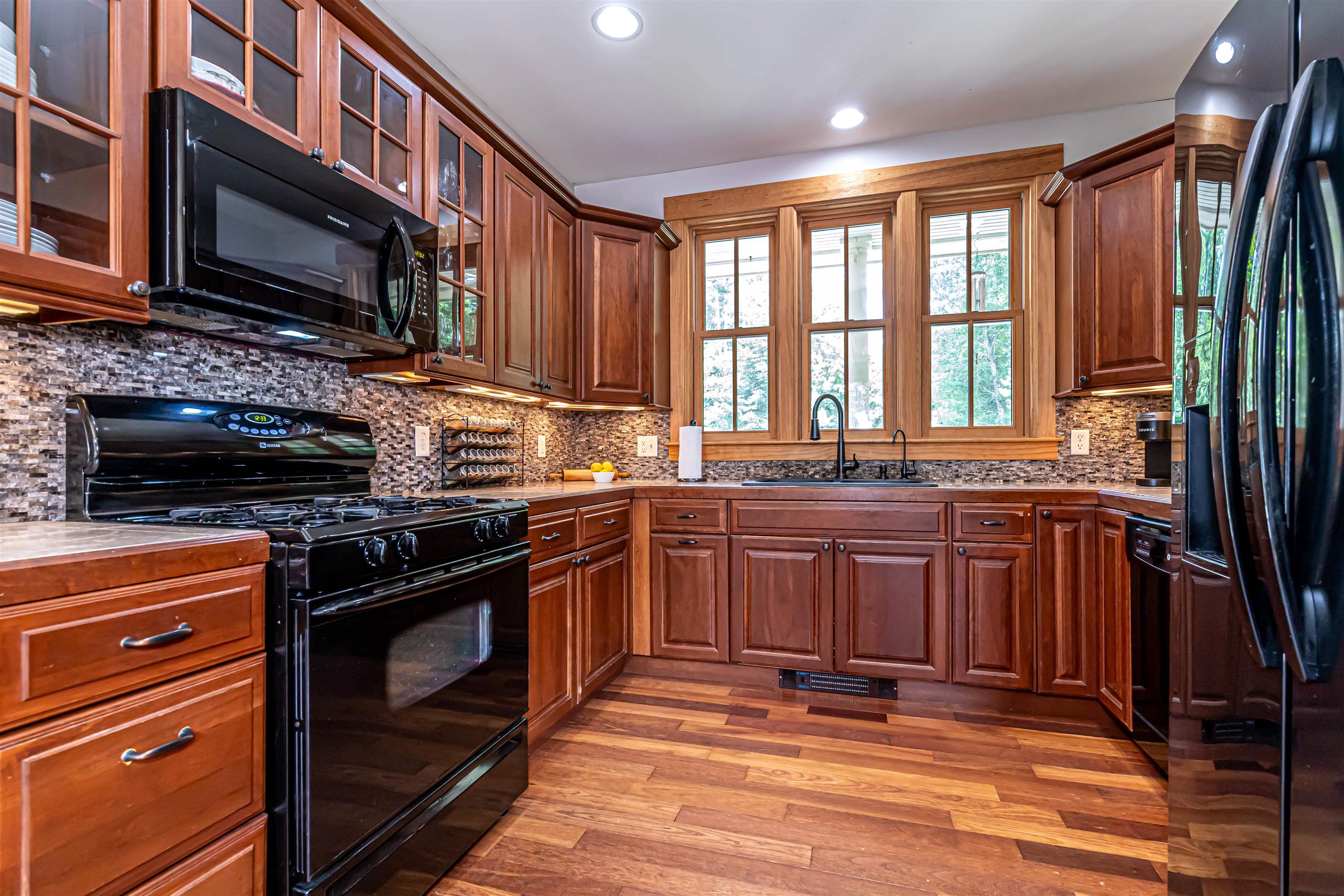 409 Deerfield Road Allenstown, NH 03275 - Photo 17 of 45