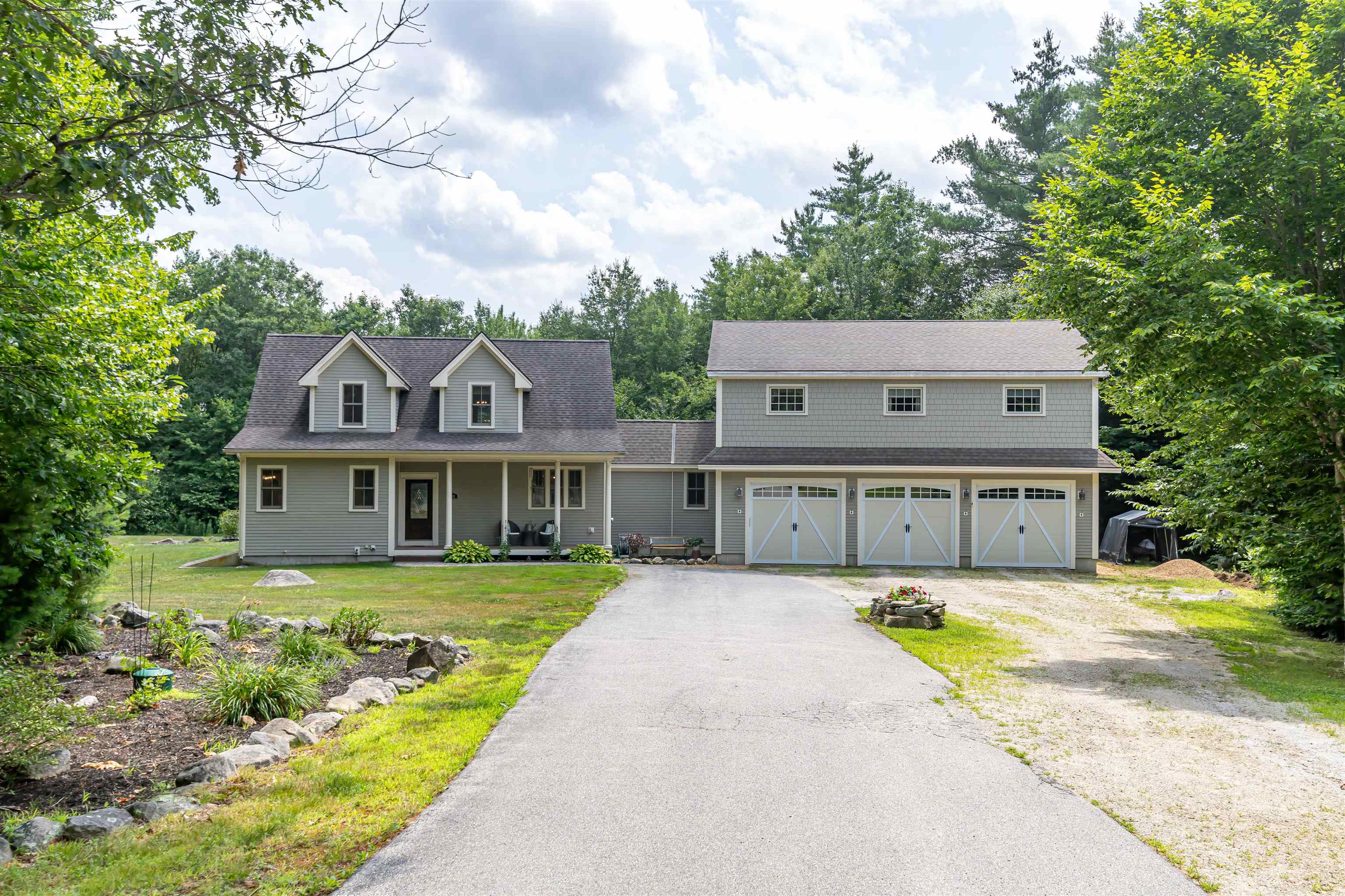 409 Deerfield Road Allenstown, NH 03275 - Photo 3 of 45