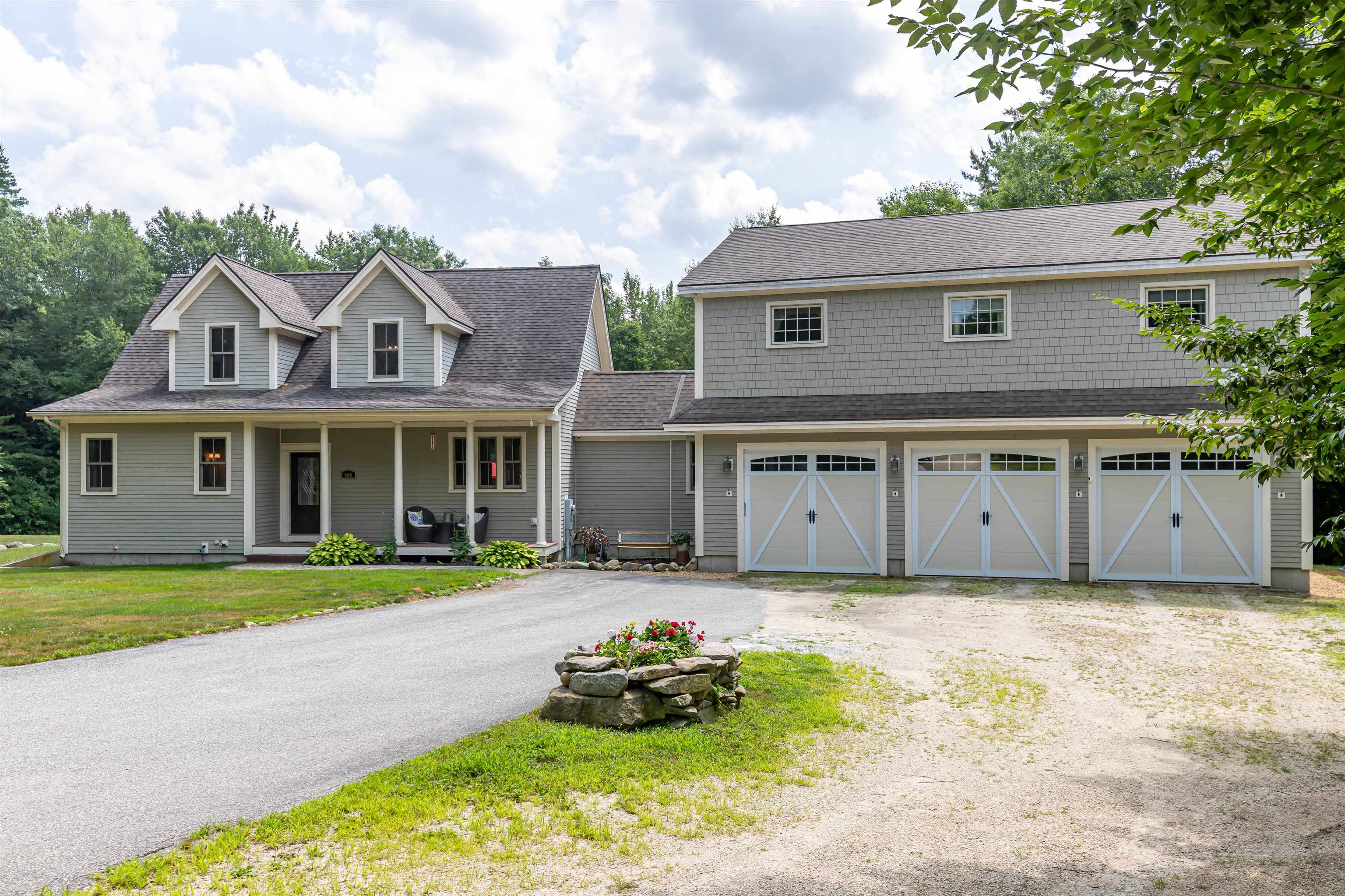409 Deerfield Road Allenstown, NH 03275 - Photo 4 of 45