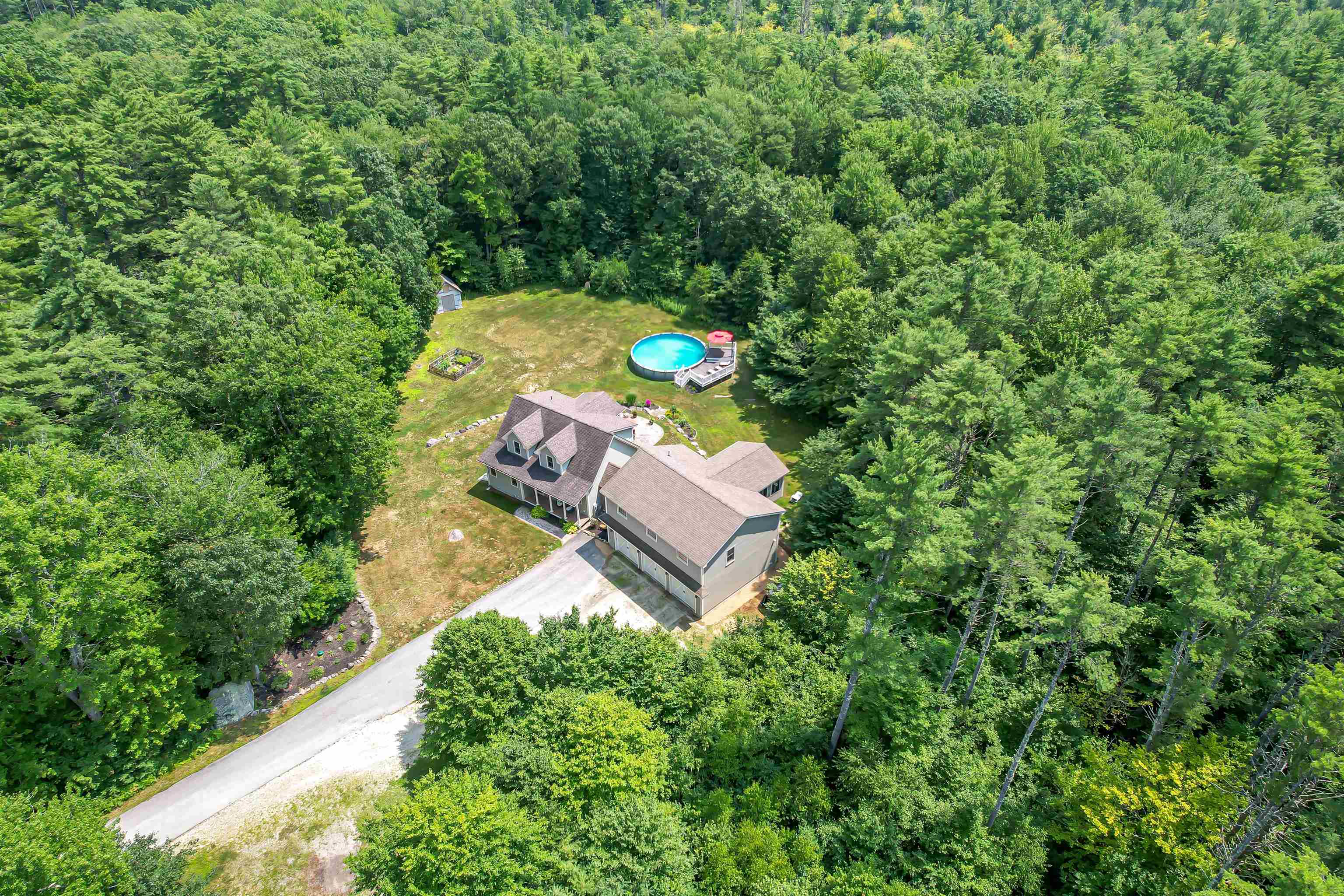 409 Deerfield Road Allenstown, NH 03275 - Photo 6 of 45