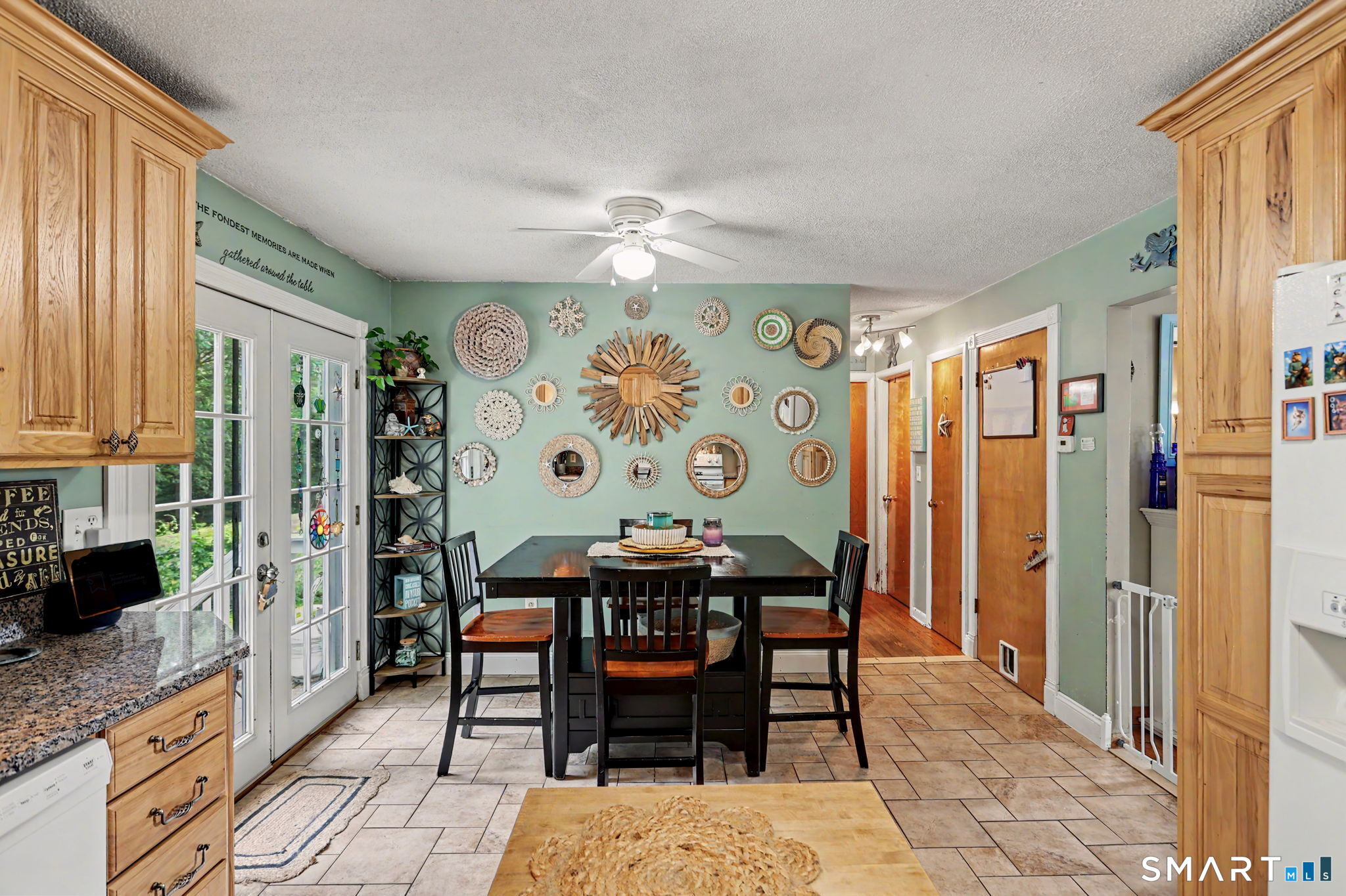 264 Roxbury Road East Lyme, CT 06357 - Photo 6 of 27