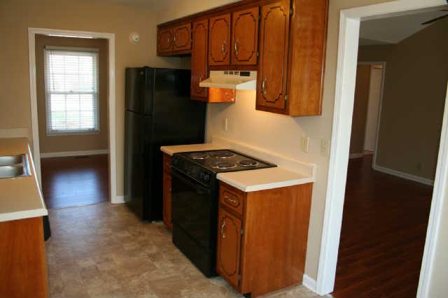 823 Burton Trail Adams, TN 37010 - Photo 6 of 13