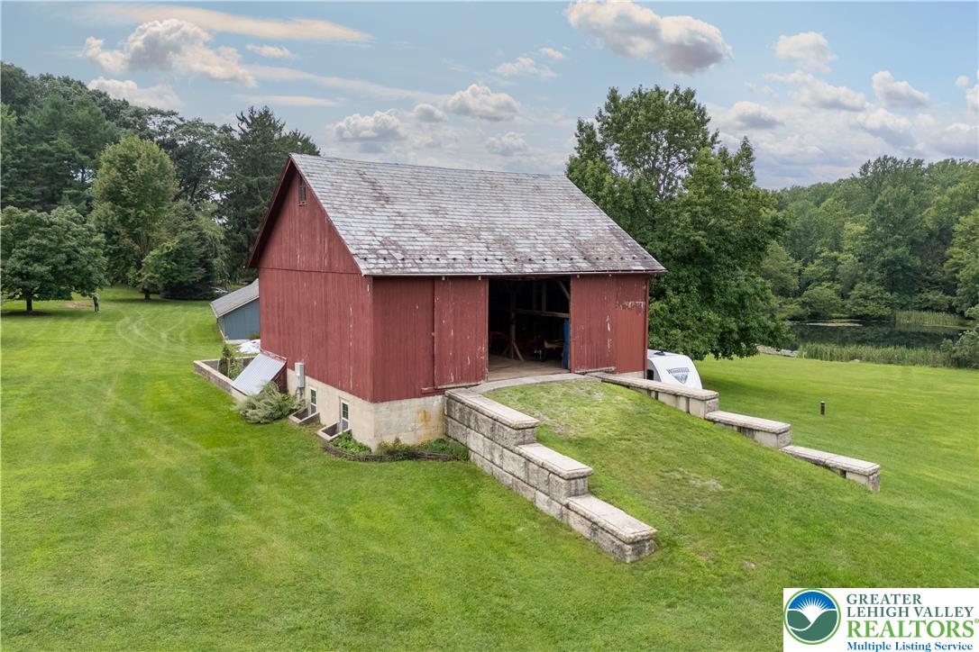 271 Wetzel Road Macungie, PA 18062 - Photo 57 of 66 Bank Barn