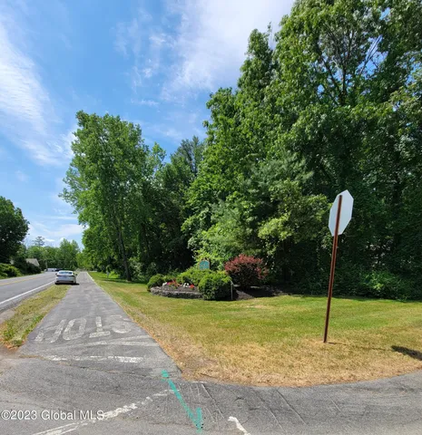 $225,000 | 4 Towline Lane, Clifton Park, NY 12065