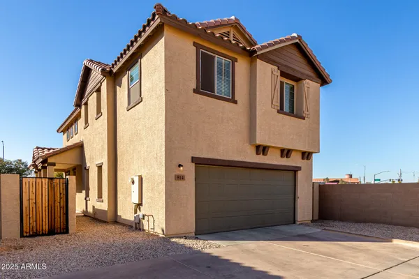 a house view with a outdoor space