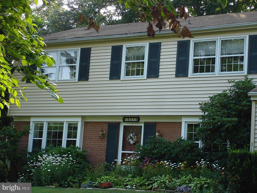 9314 Dunloggin Road Ellicott City, MD 21042 - Photo 3 of 30 Exterior (Front)