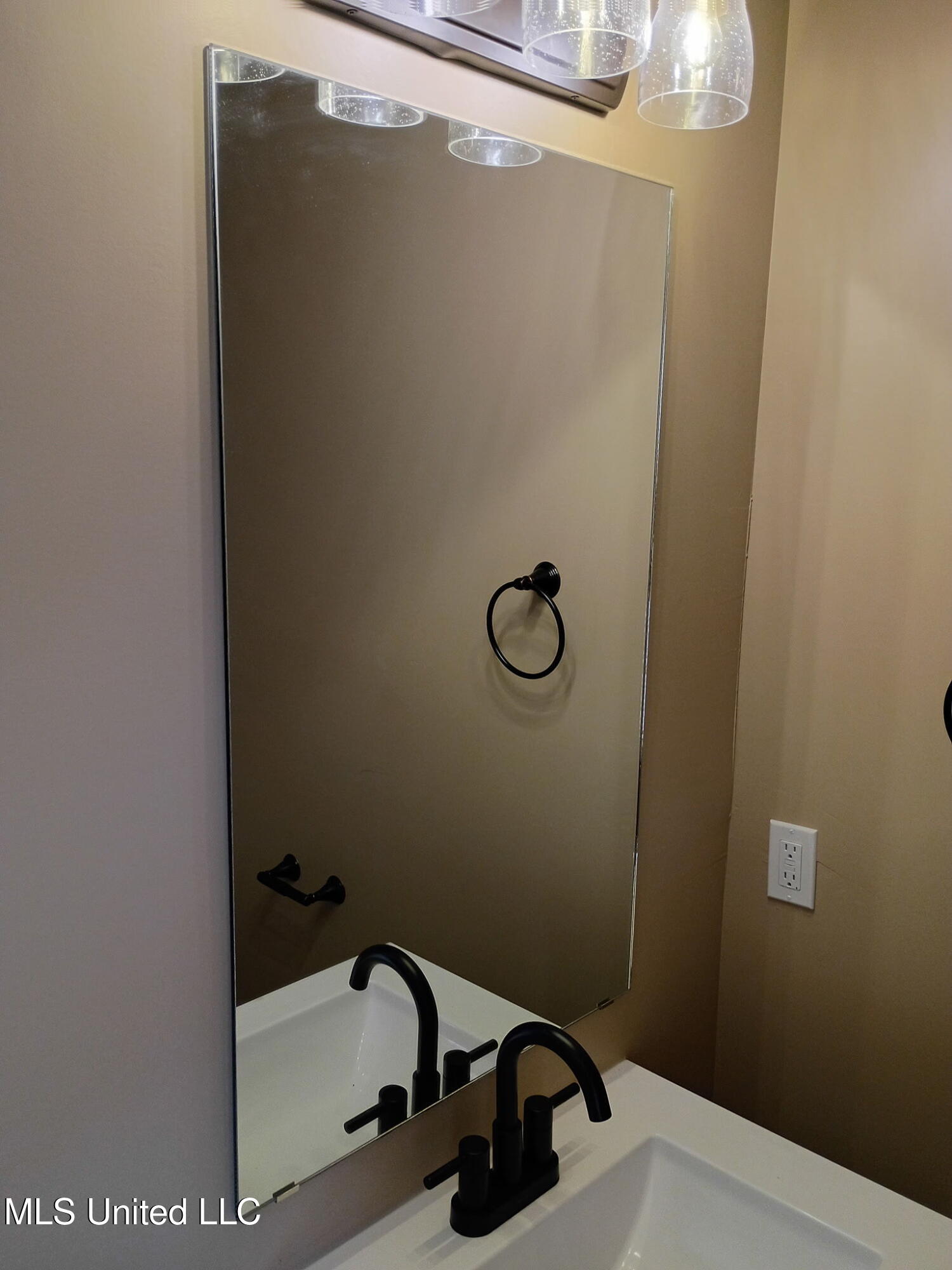 319 Glenfield Road Canton, MS 39046 - Photo 11 of 21 5163024573811885733