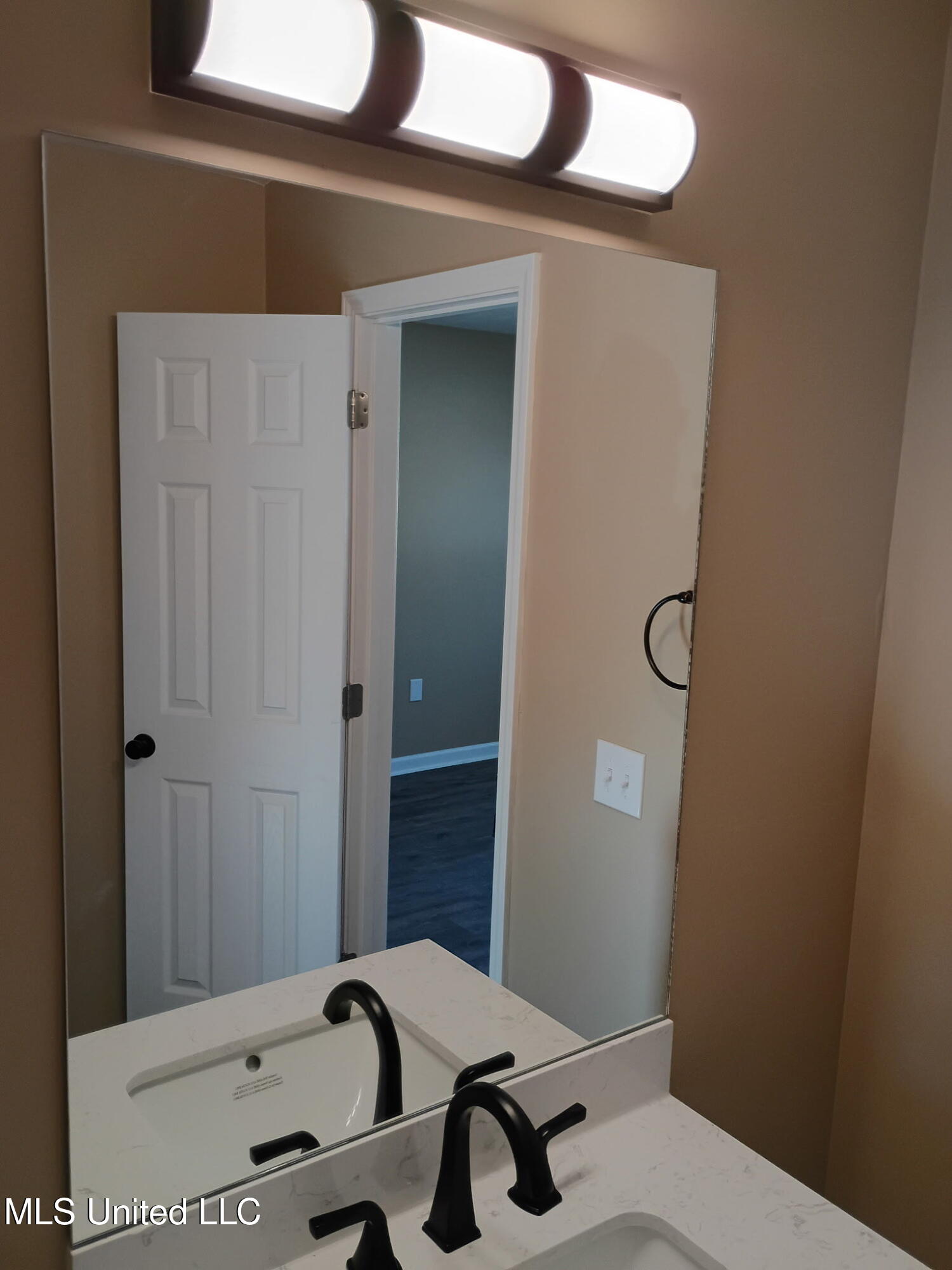 319 Glenfield Road Canton, MS 39046 - Photo 17 of 21 5102122261907817822