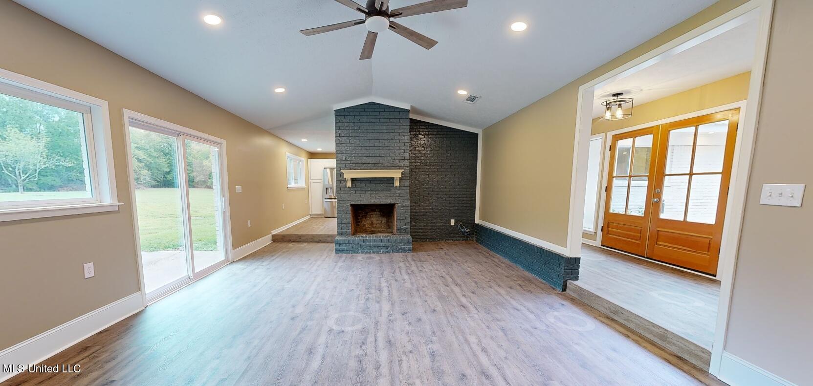 319 Glenfield Road Canton, MS 39046 - Photo 9 of 33 den bare