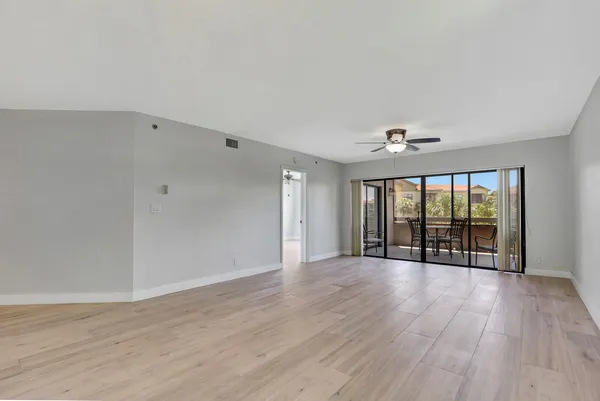 $3,200 | 700 Uno Lago Drive, Unit 301, Juno Beach, FL 33408