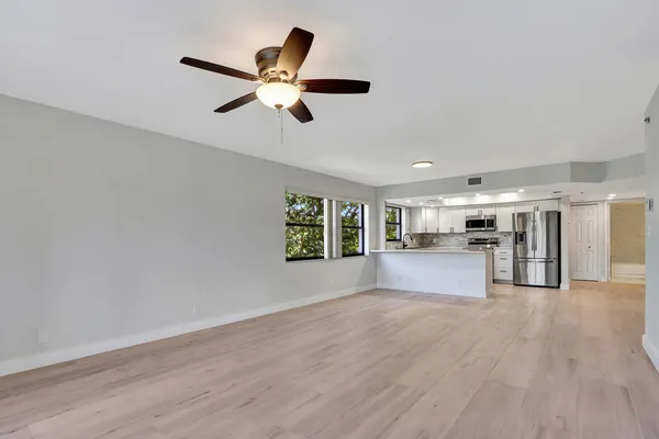 $3,200 | 700 Uno Lago Drive, Unit 301, Juno Beach, FL 33408