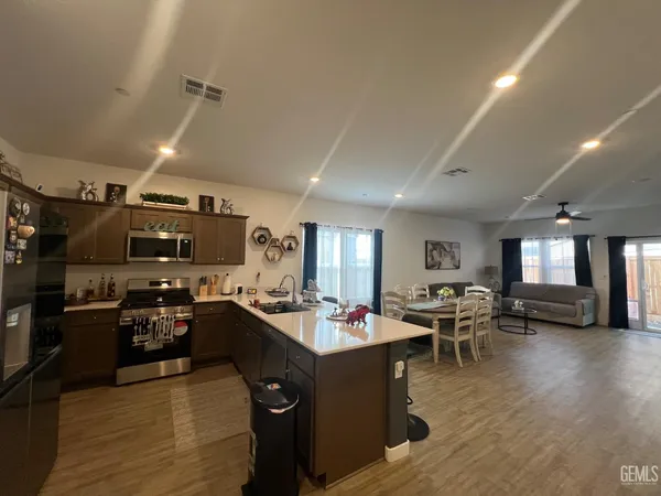 $290,000 | Undisclosed Address, Shafter, CA 93263