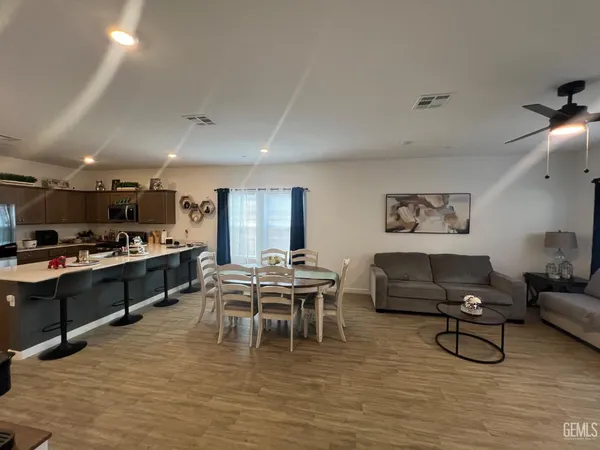 $290,000 | Undisclosed Address, Shafter, CA 93263