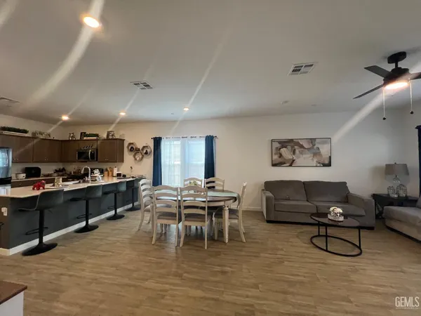 $290,000 | Undisclosed Address, Shafter, CA 93263